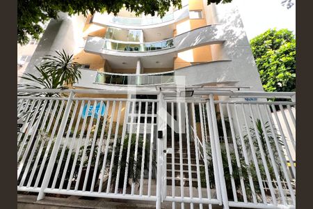 Apartamento à venda com 105m², 3 quartos e 2 vagasFachada