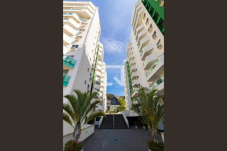 Apartamento à venda com 57m², 2 quartos e 1 vagaFachada