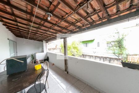 Casa à venda com 105m², 3 quartos e 2 vagasÁrea de Serviço