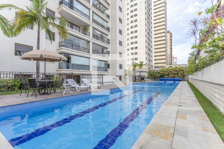 Apartamento para alugar com 105m², 4 quartos e 2 vagas Apartamento para alugar com 105m², 4 quartos e 2 vagasÁrea comum - Piscina