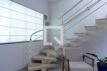 Detalhe Sala de Jantar -Escadaria para Piso Superior de casa para alugar com 3 quartos, 131m² em Werner Plaas, Americana