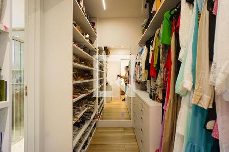 Casa de condomínio à venda com 400m², 5 quartos e 3 vagasCloset da Suíte 1