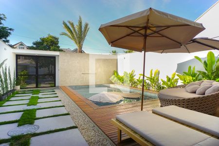 Casa de condomínio à venda com 400m², 5 quartos e 3 vagasÁrea Externa - Piscina