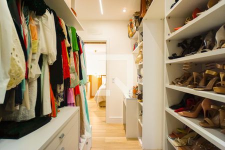 Casa de condomínio à venda com 400m², 5 quartos e 3 vagasCloset da Suíte 1