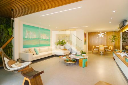 Sala de casa de condomínio à venda com 5 quartos, 400m² em Barra da Tijuca, Rio de Janeiro