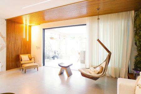 Sala de casa de condomínio à venda com 5 quartos, 400m² em Barra da Tijuca, Rio de Janeiro