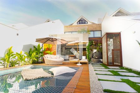 Casa de condomínio à venda com 400m², 5 quartos e 3 vagasÁrea Externa - Piscina