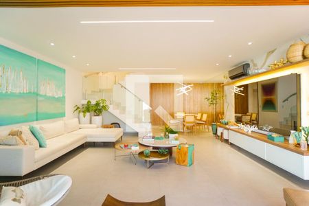 Sala de casa de condomínio à venda com 5 quartos, 400m² em Barra da Tijuca, Rio de Janeiro