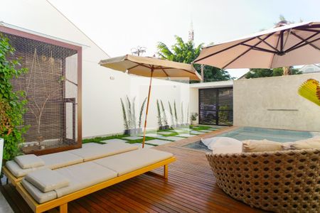 Casa de condomínio à venda com 400m², 5 quartos e 3 vagasÁrea Externa - Piscina