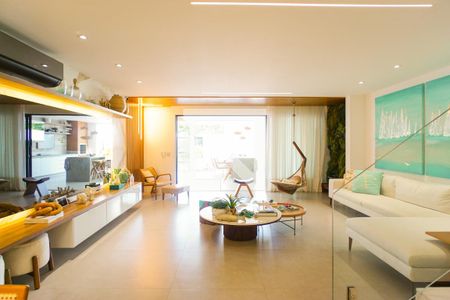 Sala de casa de condomínio à venda com 5 quartos, 400m² em Barra da Tijuca, Rio de Janeiro