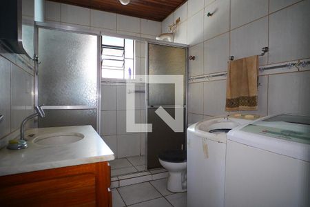 Banheiro 1 de casa à venda com 6 quartos, 300m² em Bom Jesus, Porto Alegre
