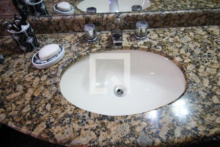 Casa à venda com 144m², 3 quartos e 3 vagasBanheiro da Suíte