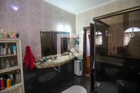 Casa à venda com 144m², 3 quartos e 3 vagasBanheiro da Suíte