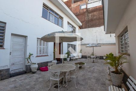 Casa à venda com 1093m², 7 quartos e 8 vagasQuintal