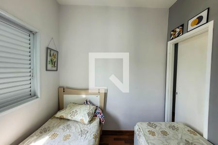 Quarto 1 de apartamento para alugar com 2 quartos, 65m² em Vila Firmiano Pinto, São Paulo