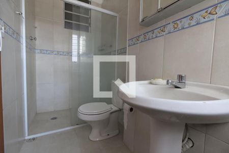 Banheiro de casa para alugar com 3 quartos, 70m² em Vila Romana, São Paulo