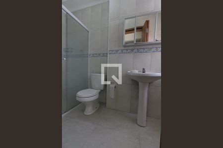 Banheiro de casa para alugar com 3 quartos, 70m² em Vila Romana, São Paulo