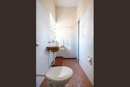 Casa para alugar com 61m², 2 quartos e sem vagaBanheiro