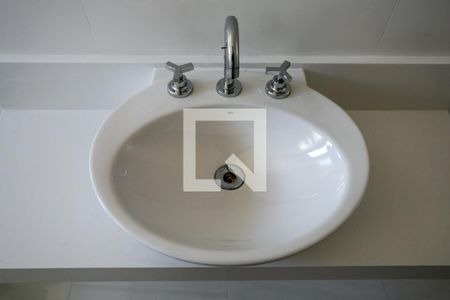 Casa de condomínio à venda com 70m², 3 quartos e 2 vagasBanheiro