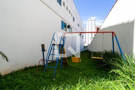 Casa de condomínio à venda com 70m², 3 quartos e 2 vagasÁrea comum - Playground