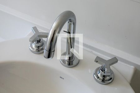 Casa de condomínio à venda com 70m², 3 quartos e 2 vagasBanheiro