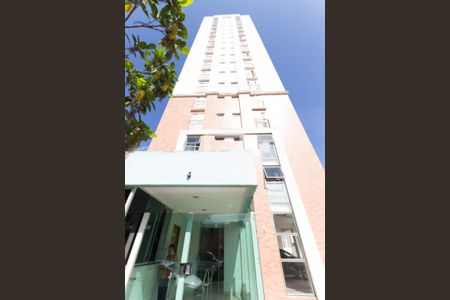 Apartamento para alugar com 64m², 2 quartos e 1 vagaFachada