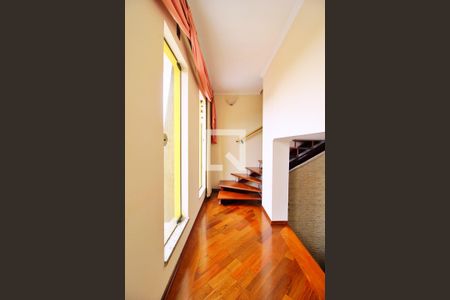 Escada de casa para alugar com 1 quarto, 62m² em Vila Bela Vista, Santo André