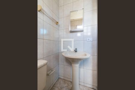 Casa para alugar com 46m², 1 quarto e sem vaga Casa para alugar com 46m², 1 quarto e sem vagaBanheiro