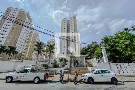 Apartamento para alugar com 65m², 3 quartos e 1 vagaFachada