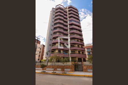 Apartamento para alugar com 136m², 3 quartos e 1 vaga Apartamento para alugar com 136m², 3 quartos e 1 vagaFachada