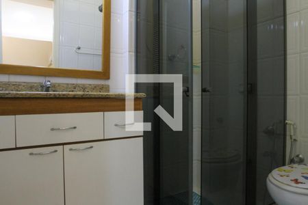 Banheiro Social de kitnet/studio para alugar com 1 quarto, 30m² em Ipanema, Rio de Janeiro