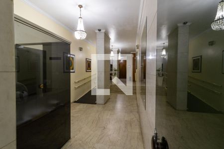 Hall de entrada de apartamento para alugar com 3 quartos, 101m² em Centro Histórico, Porto Alegre