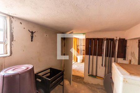 Casa à venda com 250m², 2 quartos e 1 vaga Casa à venda com 250m², 2 quartos e 1 vagaPorão