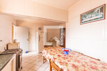 Casa à venda com 250m², 2 quartos e 1 vaga Casa à venda com 250m², 2 quartos e 1 vagaCozinha e Área de Serviço