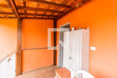 Casa à venda com 250m², 2 quartos e 1 vaga Casa à venda com 250m², 2 quartos e 1 vagaVaranda