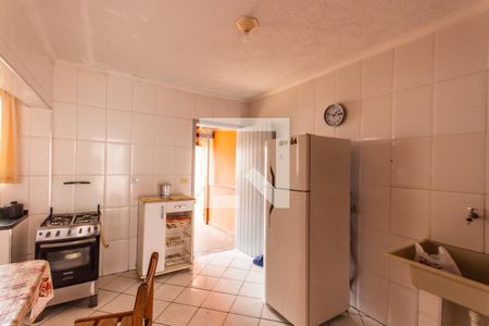 Casa à venda com 250m², 2 quartos e 1 vaga Casa à venda com 250m², 2 quartos e 1 vagaCozinha e Área de Serviço