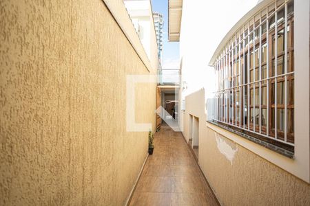 Casa à venda com 300m², 4 quartos e 3 vagas Casa à venda com 300m², 4 quartos e 3 vagasCorredor