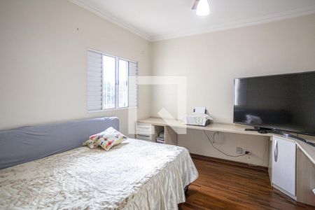 Casa à venda com 300m², 4 quartos e 3 vagas Casa à venda com 300m², 4 quartos e 3 vagasQuarto 2