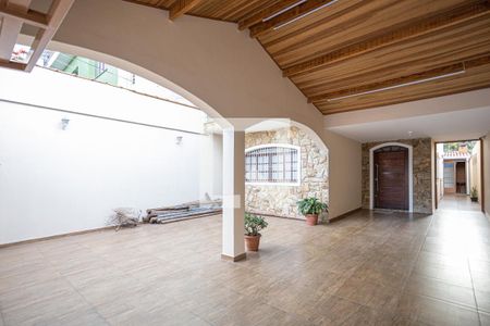 Casa à venda com 300m², 4 quartos e 3 vagas Casa à venda com 300m², 4 quartos e 3 vagasGaragem