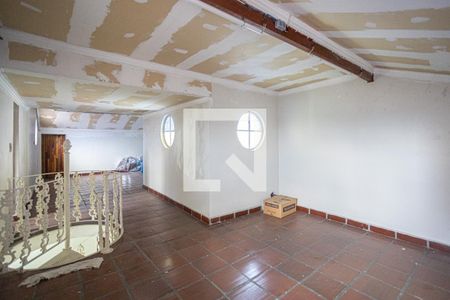 Casa à venda com 300m², 4 quartos e 3 vagas Casa à venda com 300m², 4 quartos e 3 vagassótão