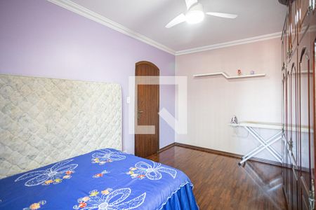 Casa à venda com 300m², 4 quartos e 3 vagas Casa à venda com 300m², 4 quartos e 3 vagasQuarto 3