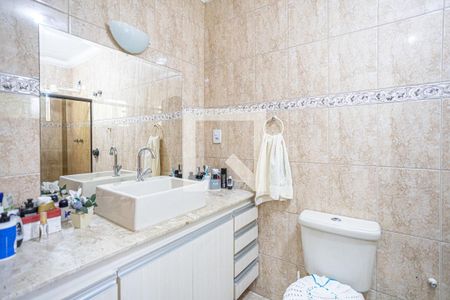 Casa à venda com 300m², 4 quartos e 3 vagas Casa à venda com 300m², 4 quartos e 3 vagasBanheiro 2