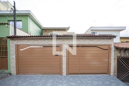 Casa à venda com 300m², 4 quartos e 3 vagas Casa à venda com 300m², 4 quartos e 3 vagasFachada