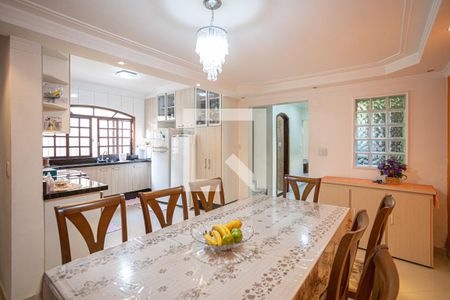 Casa à venda com 300m², 4 quartos e 3 vagas Casa à venda com 300m², 4 quartos e 3 vagasCozinha