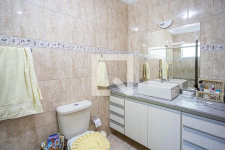 Casa à venda com 300m², 4 quartos e 3 vagas Casa à venda com 300m², 4 quartos e 3 vagasBanheiro da Suíte