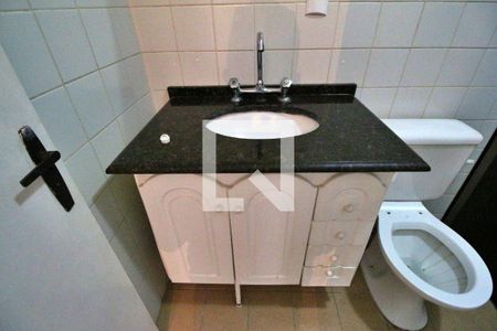 Apartamento à venda com 65m², 2 quartos e 1 vagaBanheiro (pia e armário)