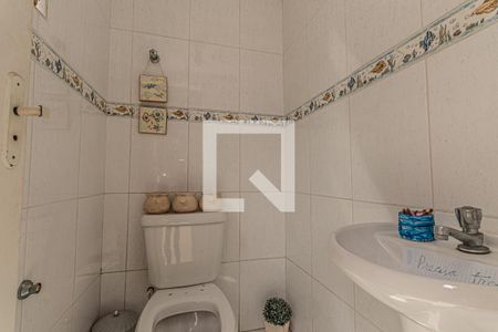 Casa à venda com 180m², 3 quartos e 3 vagasBanheiro de Serviço