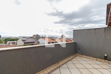 Casa à venda com 280m², 3 quartos e 3 vagas Casa à venda com 280m², 3 quartos e 3 vagasVaranda