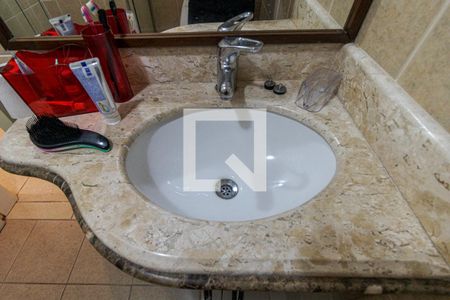 Casa à venda com 280m², 3 quartos e 3 vagas Casa à venda com 280m², 3 quartos e 3 vagasBanheiro Social