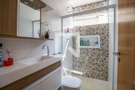 Casa para alugar com 55m², 2 quartos e 2 vagas Casa para alugar com 55m², 2 quartos e 2 vagasBanheiro